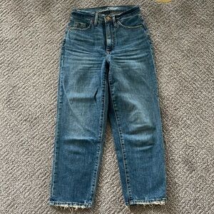 Universal Thread Straight Leg Denim